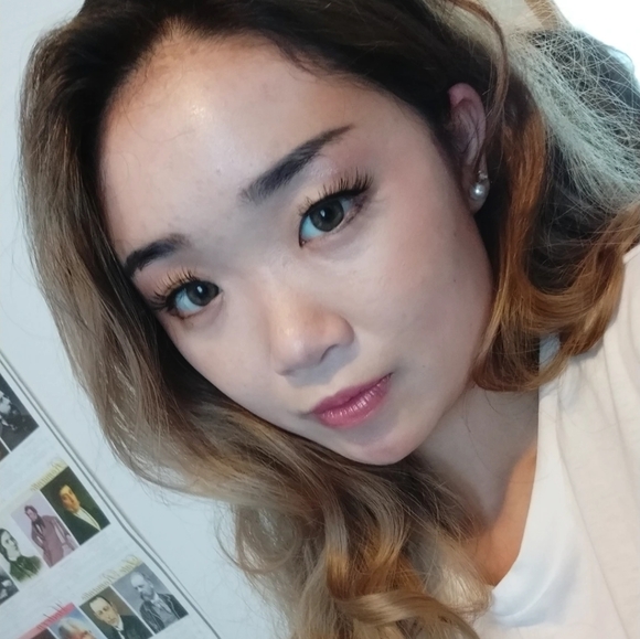 Meet your Posher, Clarissa - Picture 1 of 1